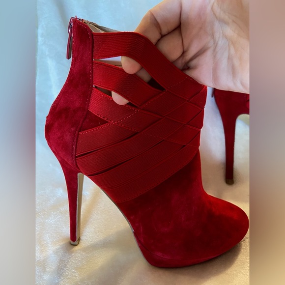 ♥️ VICTORIA’S SECRET COLIN STUART RED ANKLE BOOTS ♥️ NEW — SIZE 9 - Picture 4 of 17